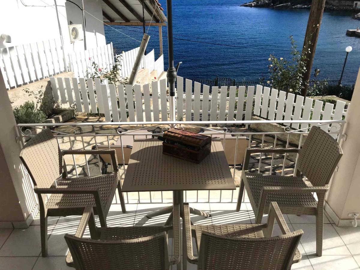 Sea Rose Lägenhet Kassiopi Exteriör bild